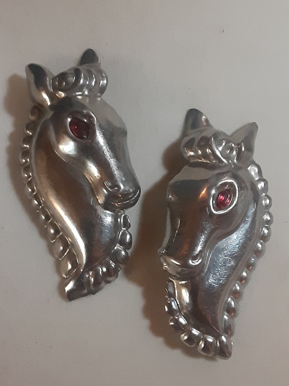 MCM HORSE HEAD DUETTE BROOCH Silvertone Red Glass Eyes Unmarked